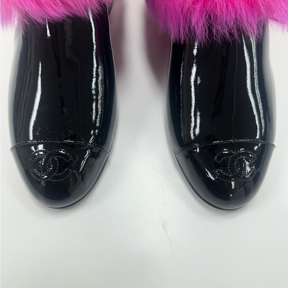 CHANEL Patent Shearling Lambskin Cap Toe Short Boots in 
Black/Pink - Picture 5 of 9